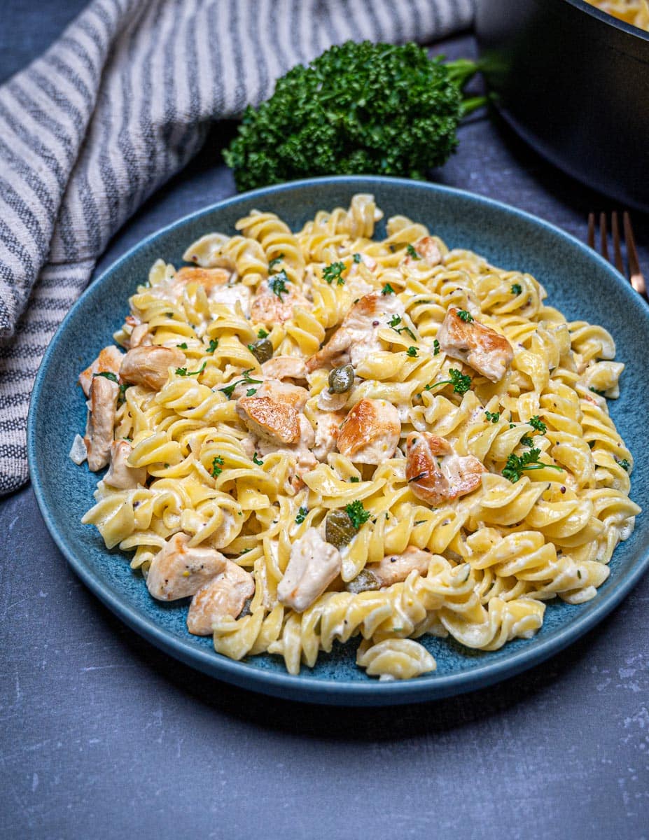 Creamy Chicken Pasta with Creme Fraiche and Capers – Skinny Spatula