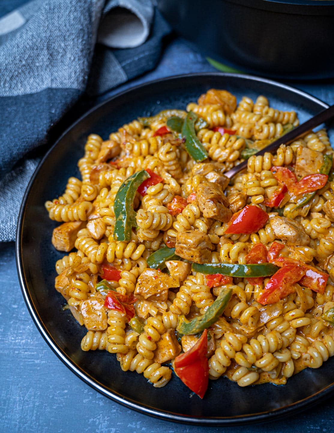 Easiest Ever Creamy Chicken Fajita Pasta – Skinny Spatula