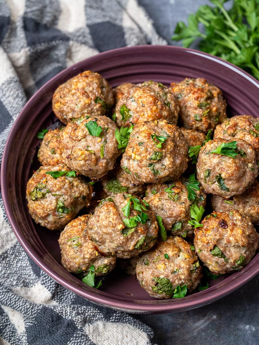 oven baked meatballs with parsley