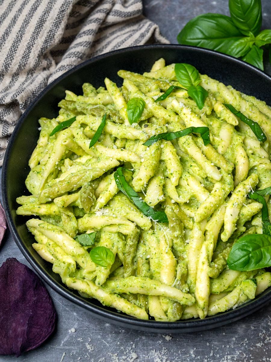 A bowl of vegan pasta verde