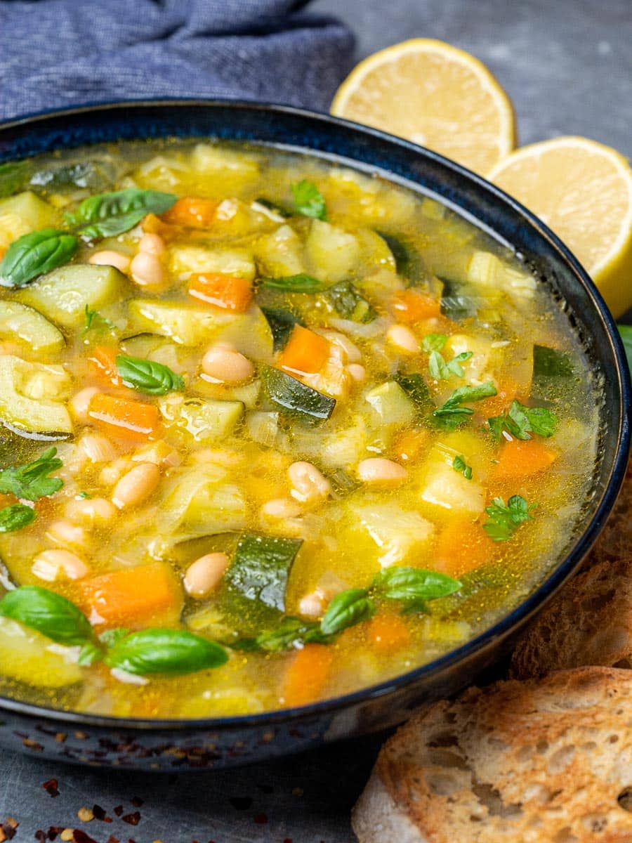 zucchini soup with beans