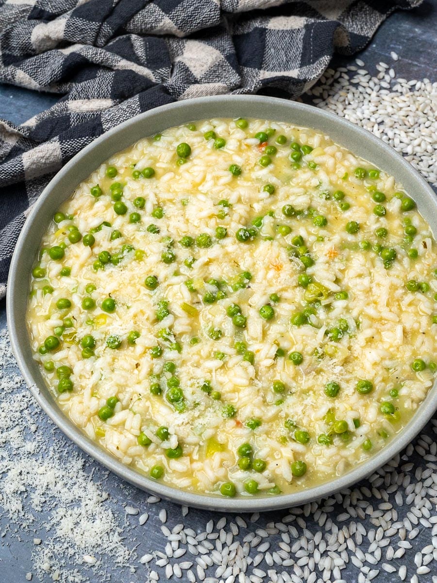 a plate of risi e bisi