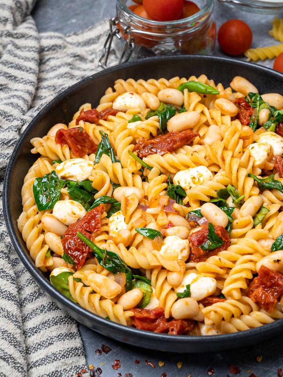white bean pasta with sundried tomatoes