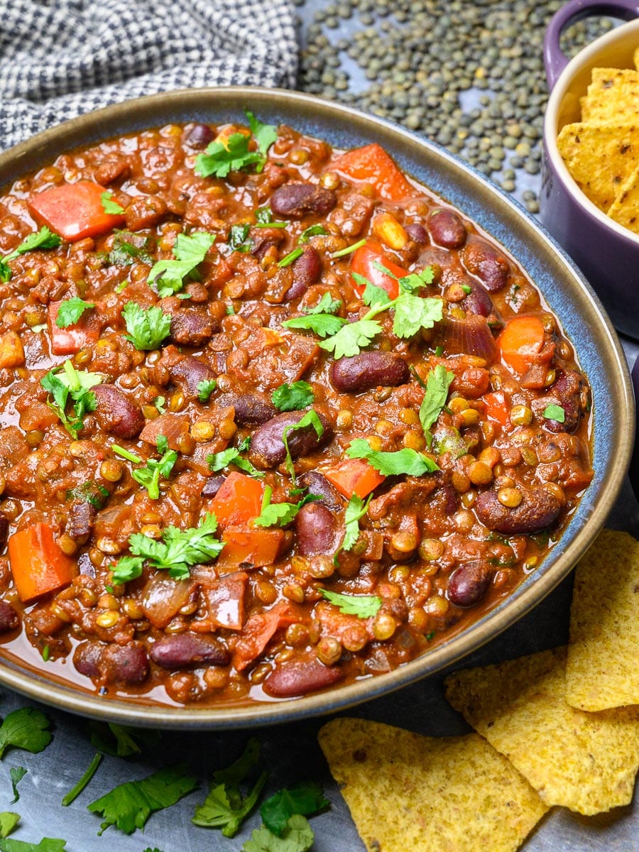 lentil chili with tortilla chips