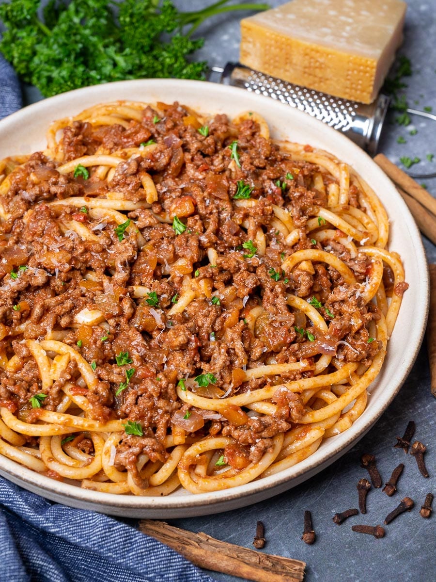 The Ultimate Greek Spaghetti with Meat Sauce Recipe-Makaronia me