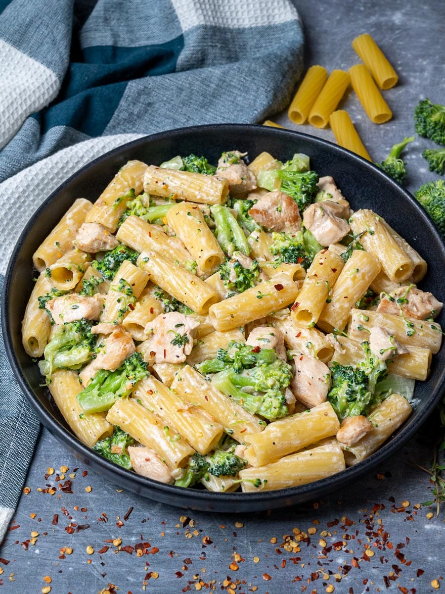 chicken broccoli pasta with red chili flakes