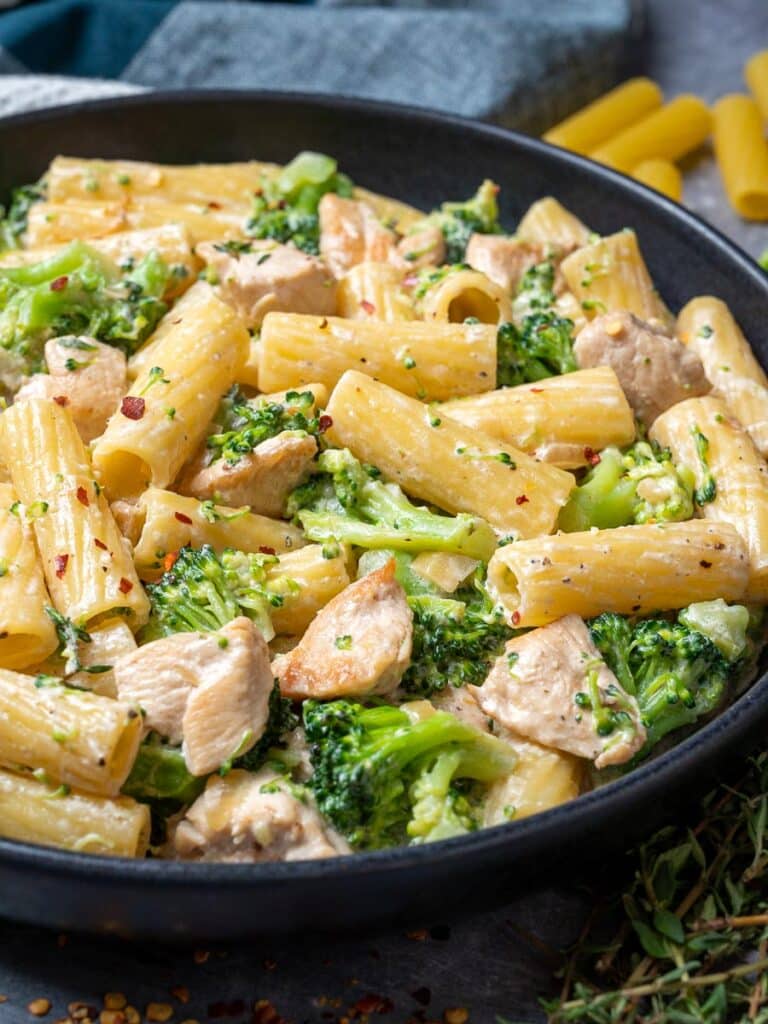 Chicken Broccoli Pasta – Skinny Spatula