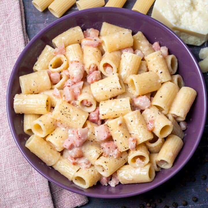 a plate of rigatoni