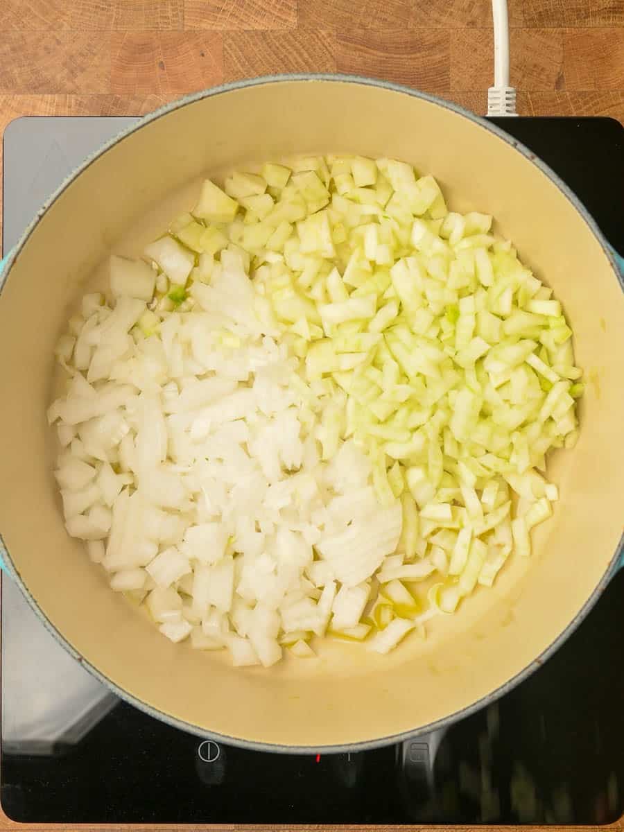 kale tortellini soup cooking steps