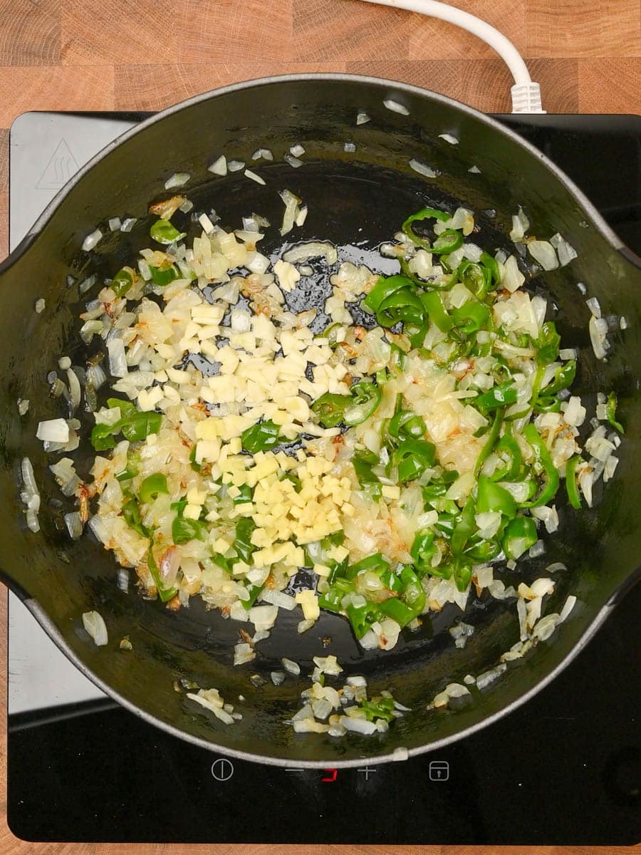 chicken and prawn curry cooking steps