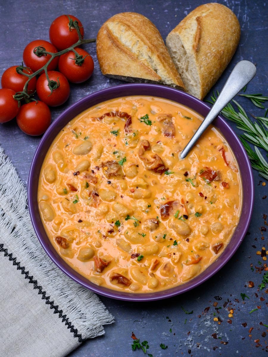 cannellini bean soup with bread