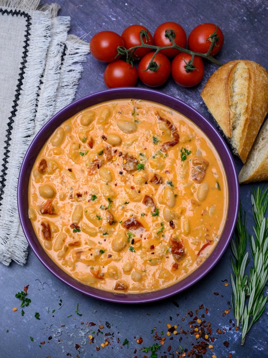 cannellini bean soup with sundried tomatoes