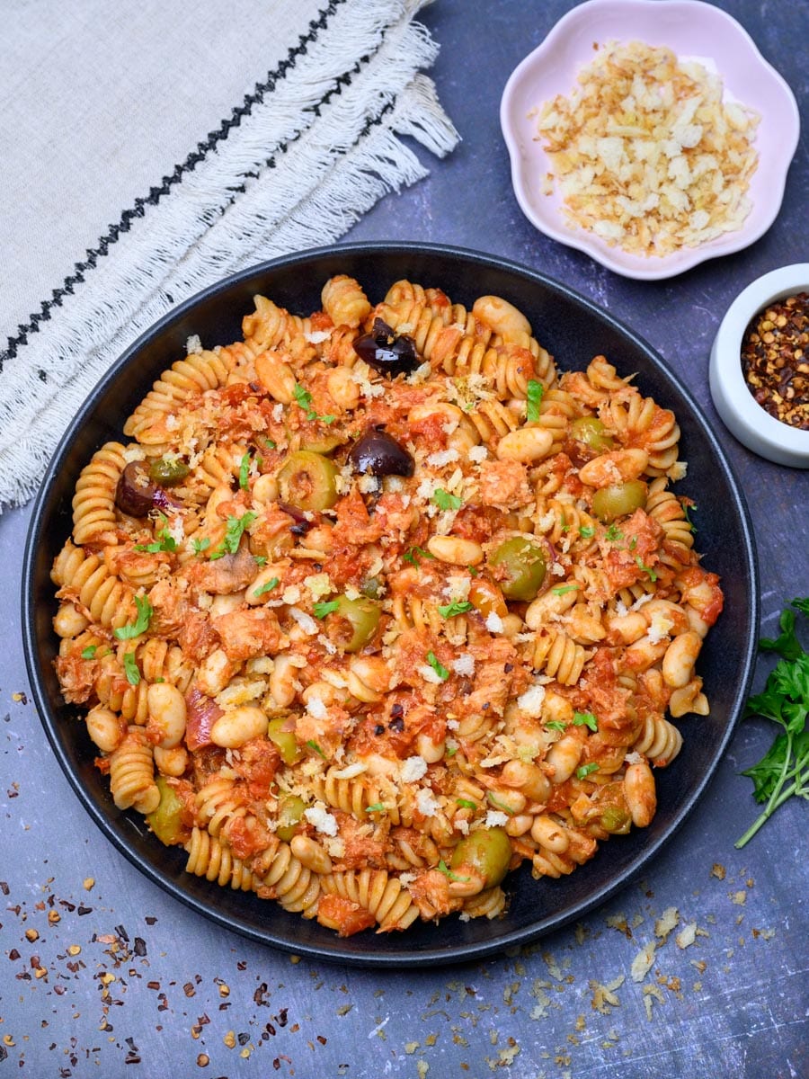spicy tuna pasta with breadcrumbs